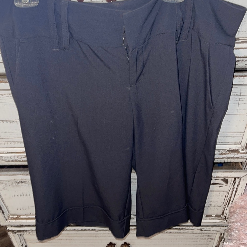 NWOT spacegirls grey capris wide leg pockets in front belt loop pockets back 16